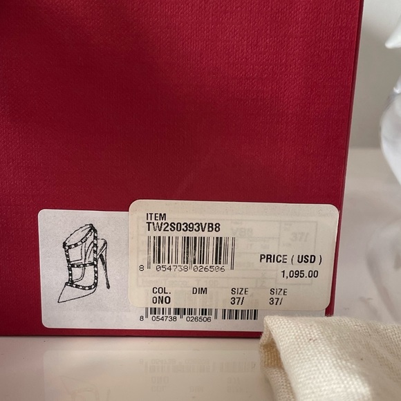 Valentino Garavani Rockstud ankle strap pump in calfskin leather. Size 37.5 - Picture 3 of 12